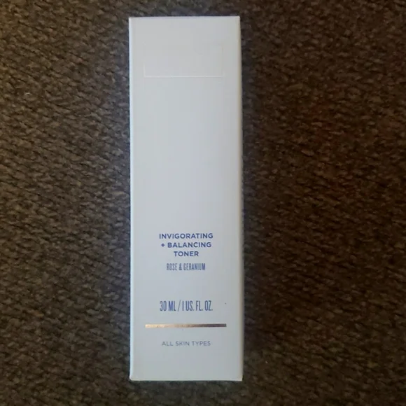 Invigorating + Balancing Toner - Picture 1 of 4